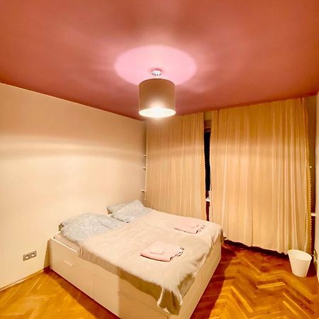 Entire Apartment In A Super Location - Cheap Monthly Rate Kraków Eksteriør billede