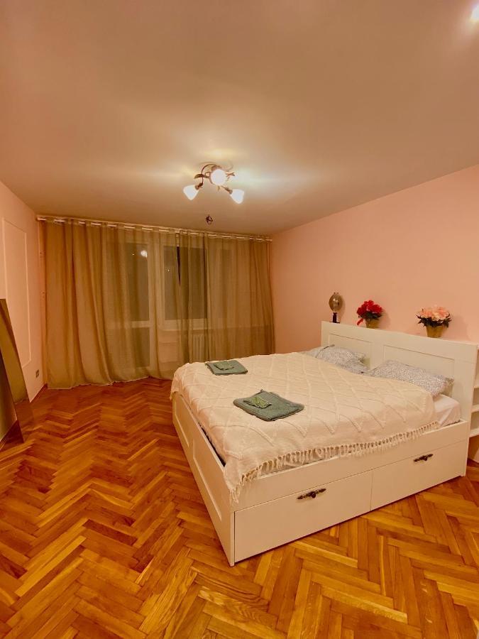 Entire Apartment In A Super Location - Cheap Monthly Rate Kraków Eksteriør billede