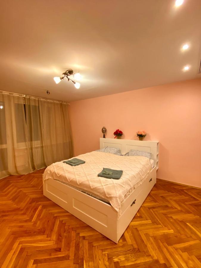 Entire Apartment In A Super Location - Cheap Monthly Rate Kraków Eksteriør billede