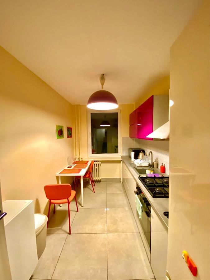 Entire Apartment In A Super Location - Cheap Monthly Rate Kraków Eksteriør billede
